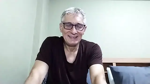 BIGUNCUTHARDCOCK live sex cam