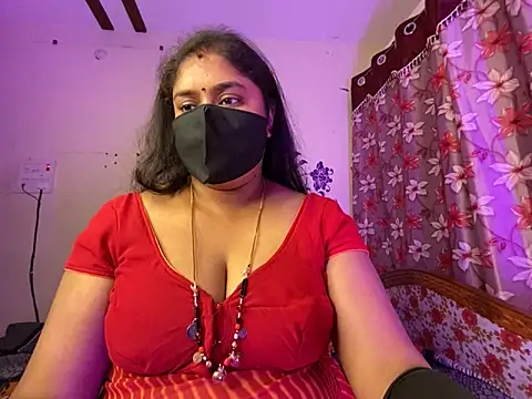LouleyRanii live sex cam