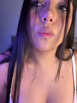 Maii_chan live sex cam