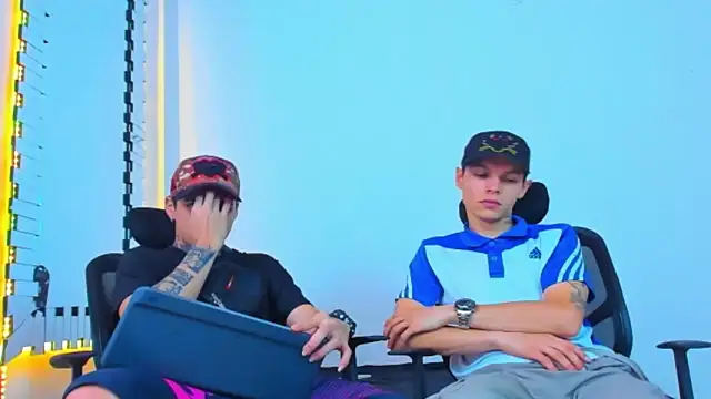 HOT_boy2025 live sex cam