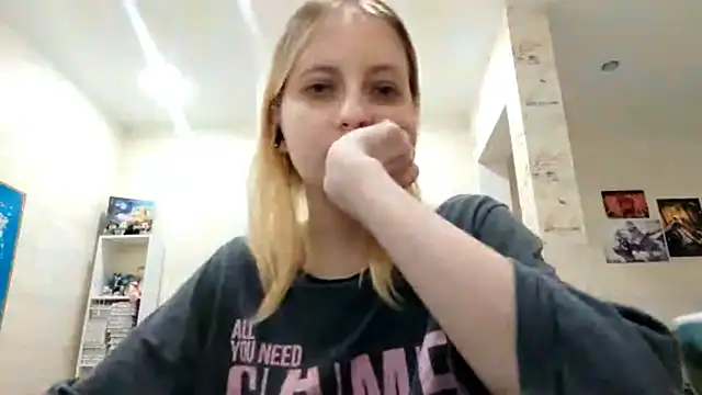 Mona_Bergytas's cam snapshot