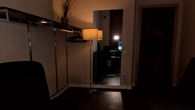 Mila_Anders's cam snapshot