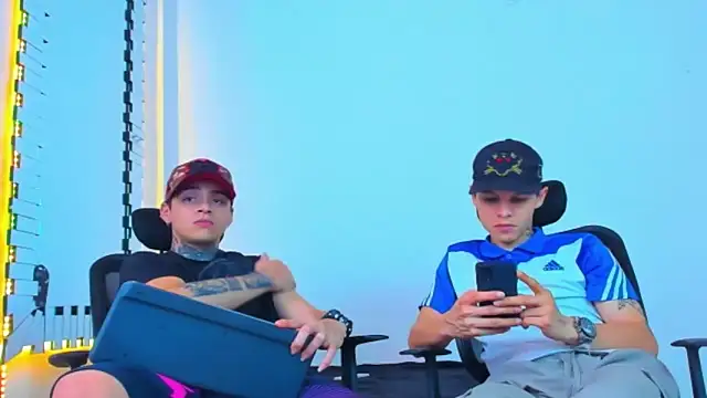 HOT_boy2025's cam snapshot