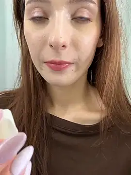 LilluKatten live sex cam