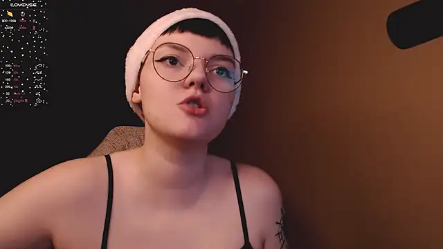 KrisNeal's cam snapshot