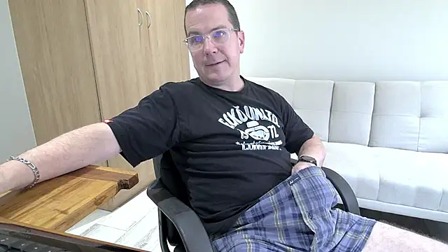 BrettJ81 live sex cam