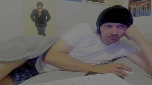 cloudyystar666's cam snapshot