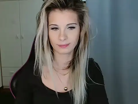 KristineGlow's cam snapshot