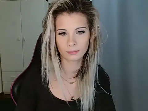 KristineGlow's cam snapshot