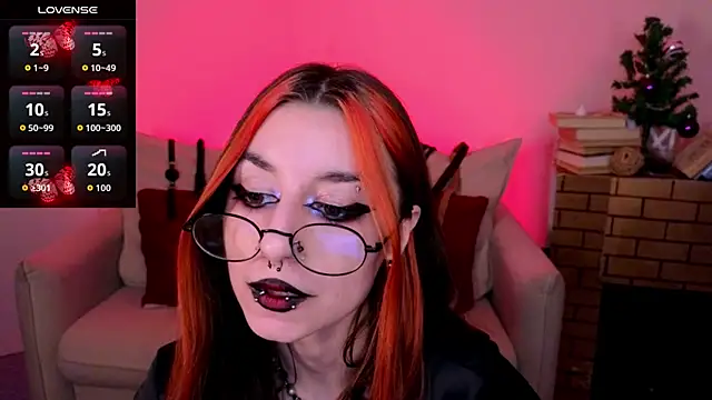 Mistress__Marcelline's cam snapshot