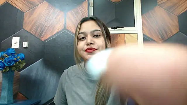 indianclassic18's cam snapshot