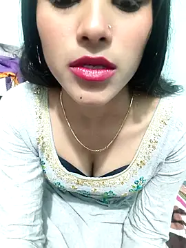 Yours-Zeenat's cam snapshot