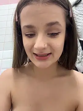 KittyQueeny live sex cam