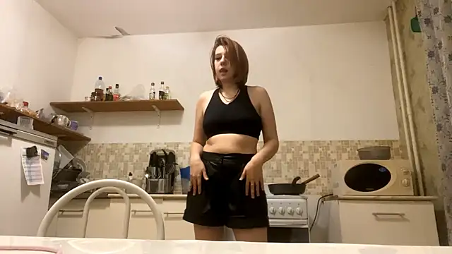 Julie_mayers_'s cam snapshot