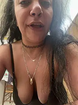 PichyPrettyPussy live sex cam