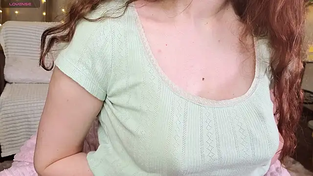 SudieNatera live sex cam