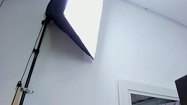 EMMAHILL1's cam snapshot