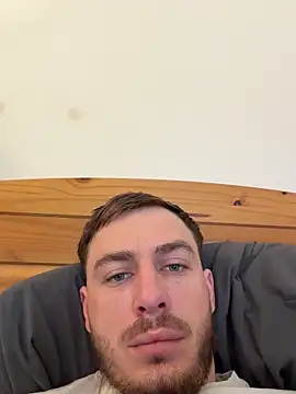 Julian128 live sex cam