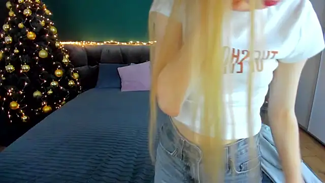 Alina_Blonde's cam snapshot