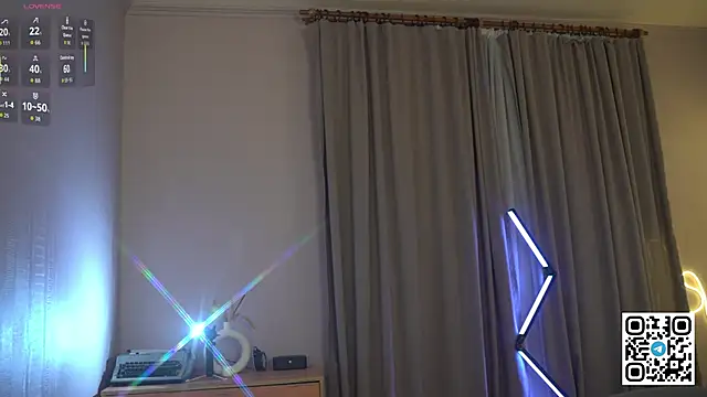 lunaramy's cam snapshot