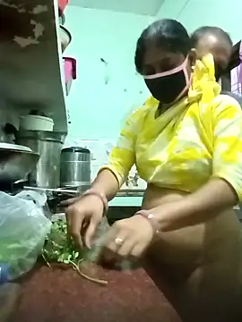 Cute-Charvii's cam snapshot