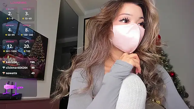 Lunaonekiss live sex cam