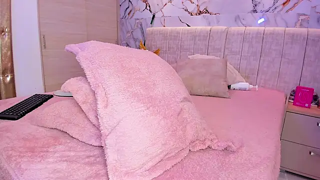 kiana_cream's cam snapshot