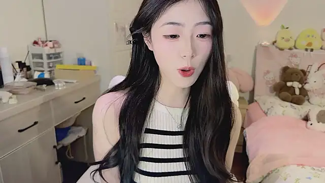 Onecutelittle's cam snapshot