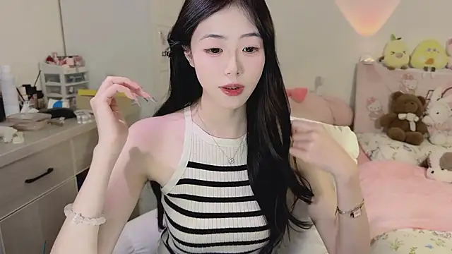 Onecutelittle's cam snapshot