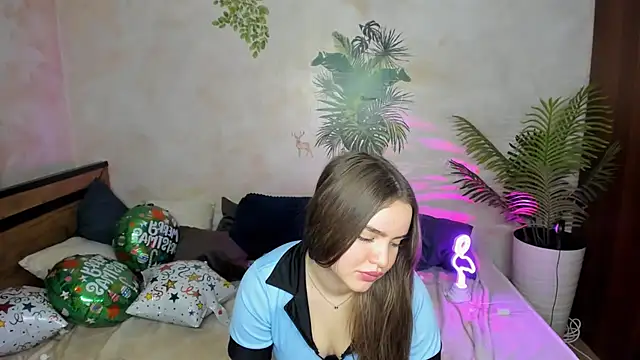 MiaJeweled's cam snapshot