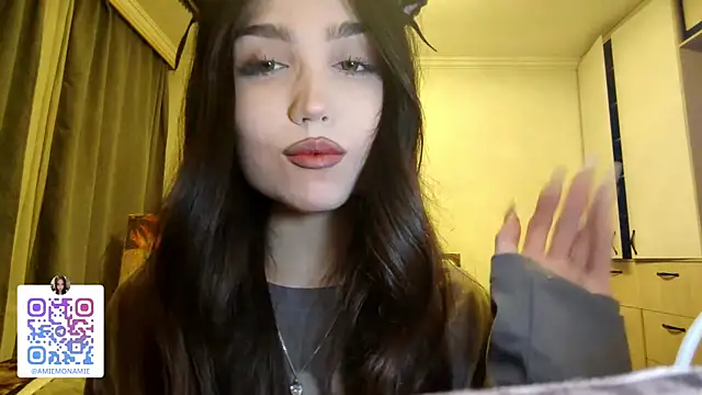 Qwami_Amie live sex cam