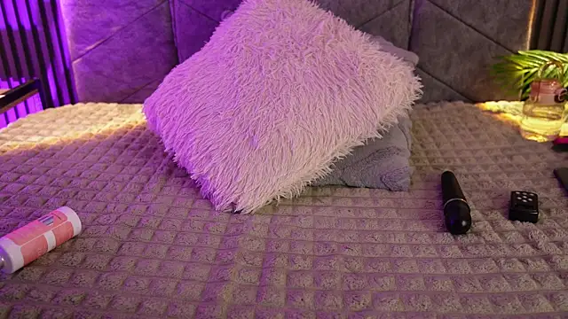 maddy1y_'s cam snapshot