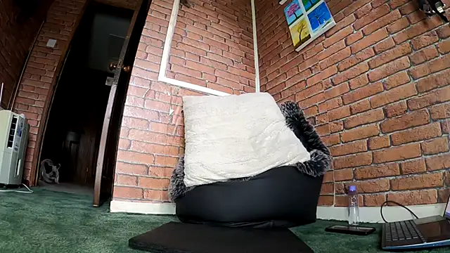 Sugar-Mature's cam snapshot