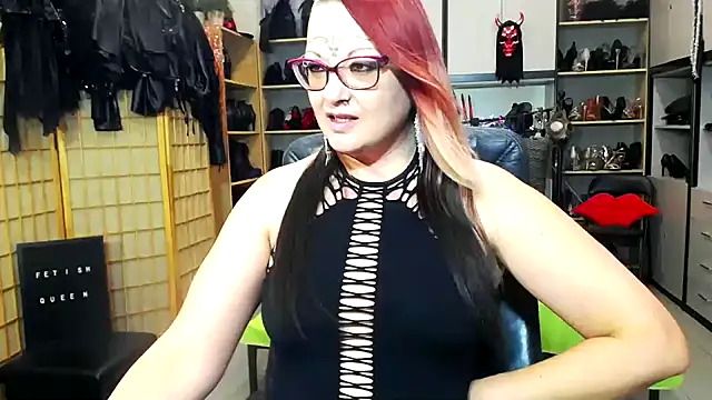 LindaDaemonX live sex cam