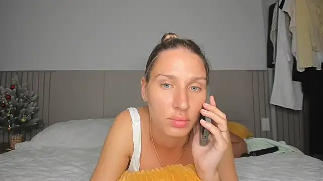 SofiClimbing live sex cam