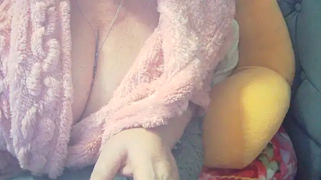 Playful_MILF_Demi live sex cam