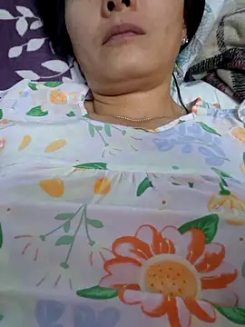 Baby-sexytits18's cam snapshot