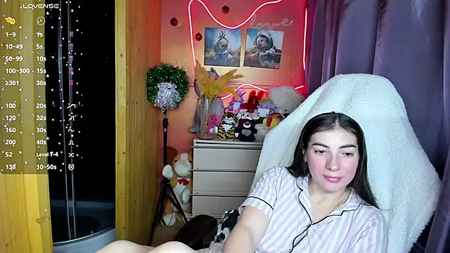 Fiery_Brunette_'s cam snapshot