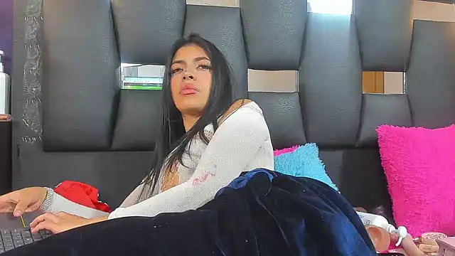 EMYCLARK01's cam snapshot