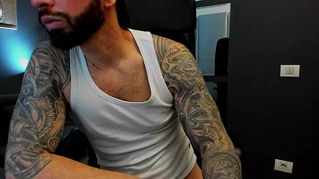 AronGrant live sex cam