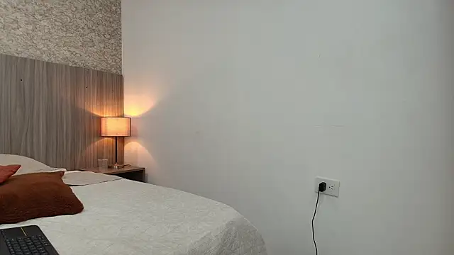 zoe_bermudez's cam snapshot