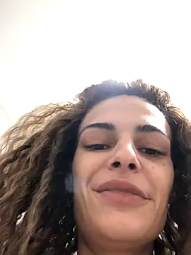 WhiTEChocOlaTE23's cam snapshot