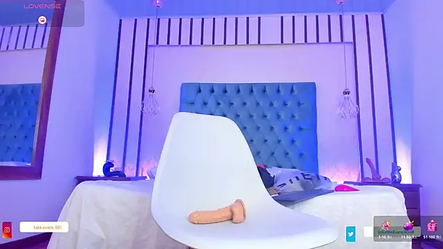 kate_evans1's cam snapshot