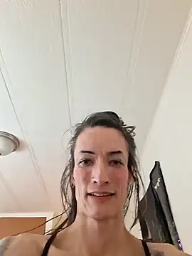 MaitressePomme3 live sex cam