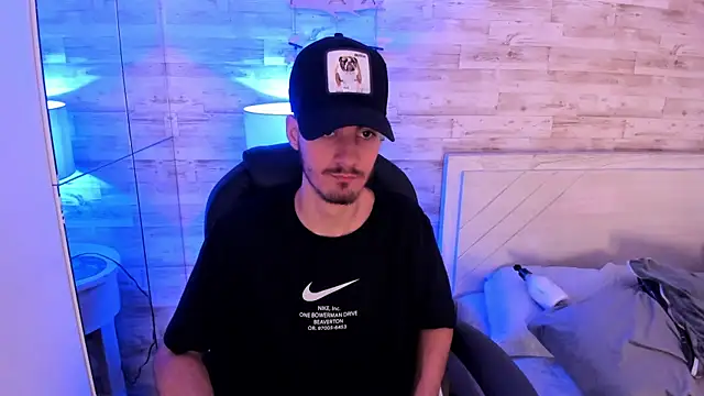 Emir_Ozan_ live sex cam