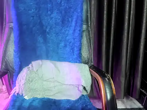 Priya_Sengar's cam snapshot