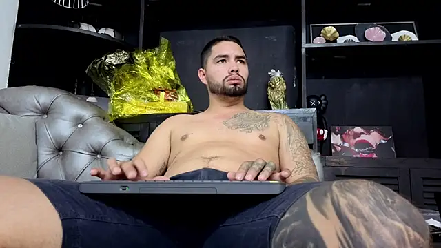 matteosantos live sex cam