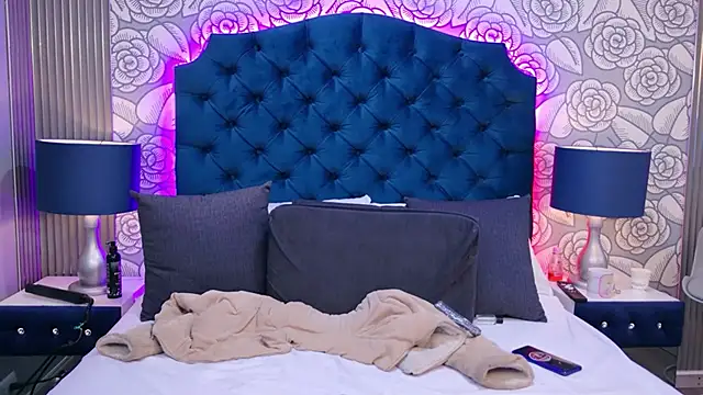 TaniaBlaze's cam snapshot