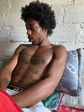 Larry-n-clouds live sex cam