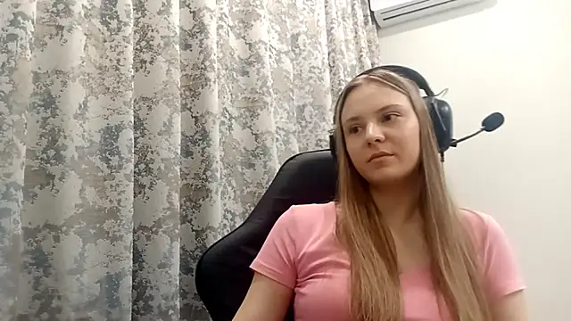 CrackShirker's cam snapshot